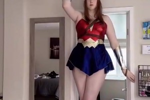 看看里夫斯在大学时期是怎么打球的，球风和现在差别不太大啊